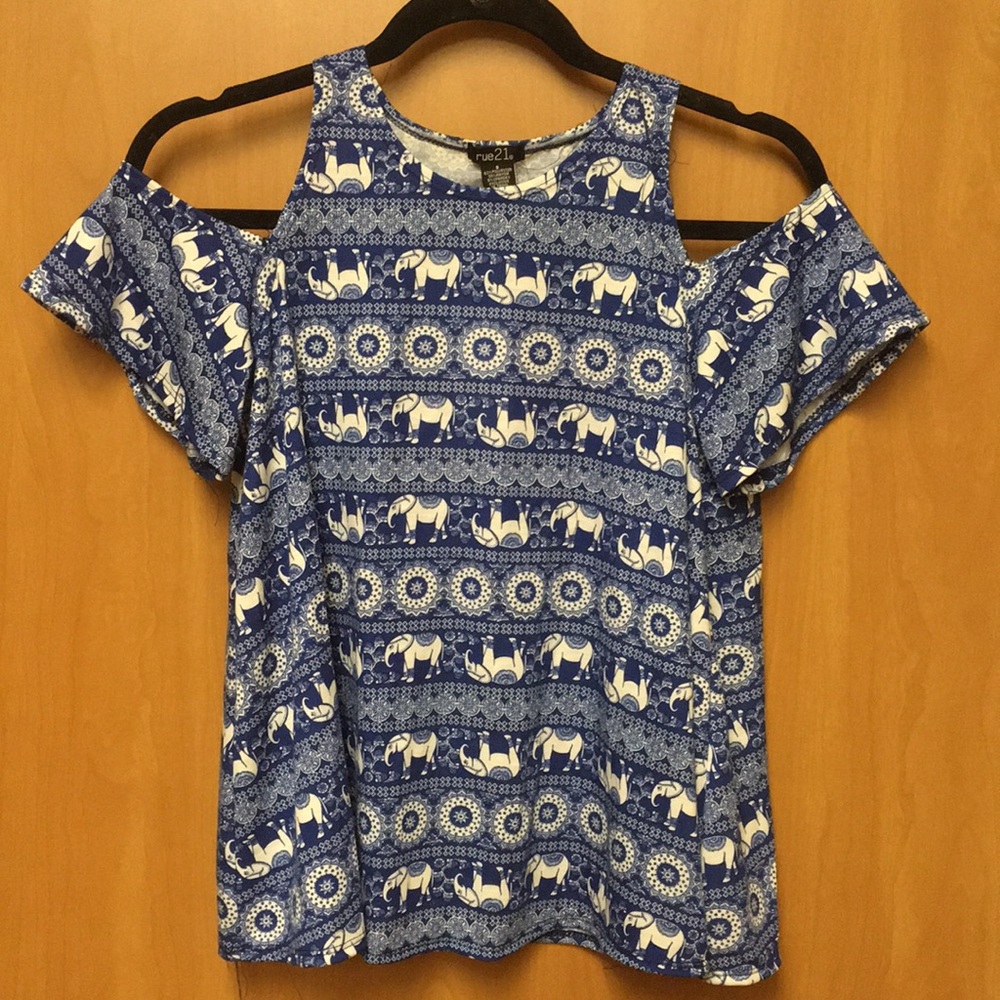 Elephant Shirt with off the shoulder sleeves